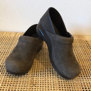 Dansko Brown suede leather clogs - size 38 /size 8